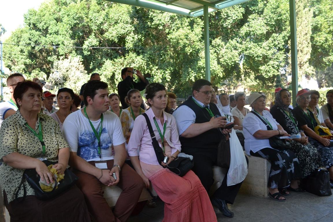 pe malul malul mării Galileii, în locul în care Sf. petru a fost repus în treapta de apostol după lepădarea sa