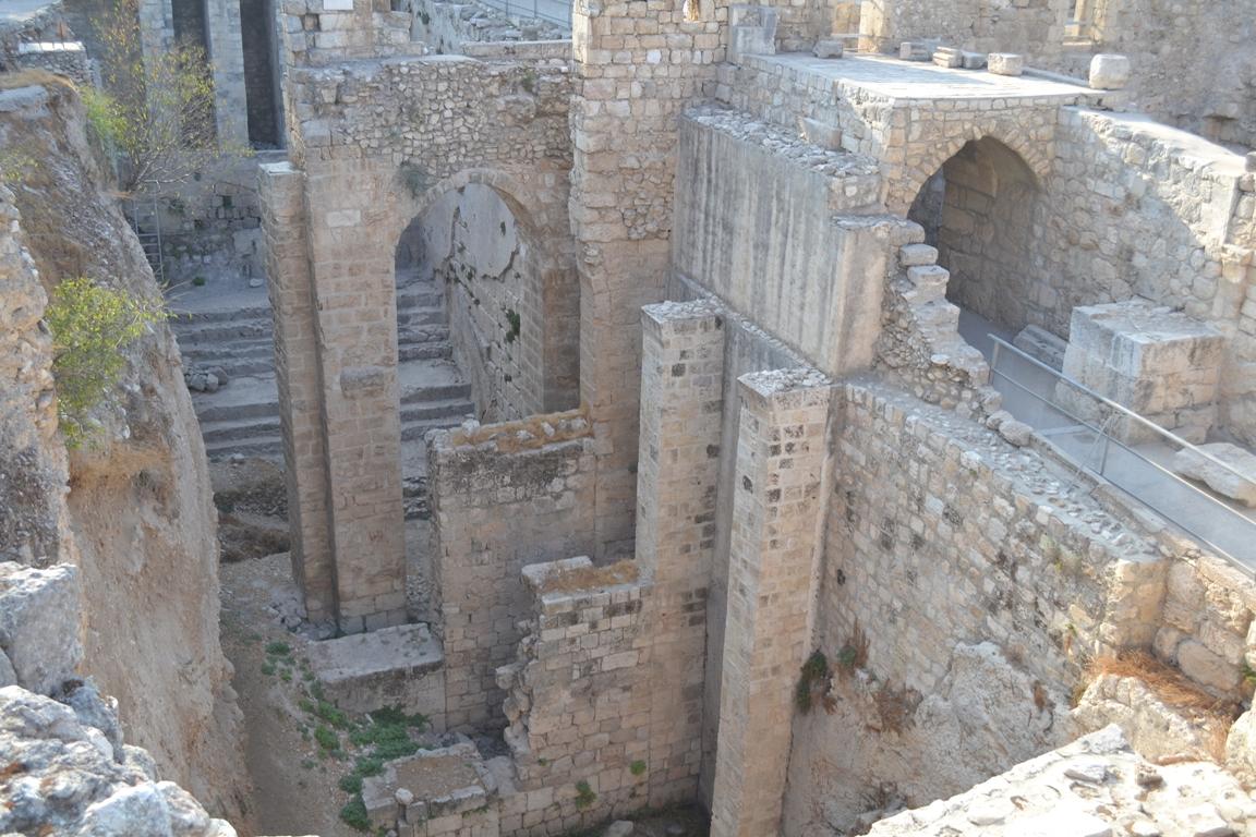 Sfânta cetate, ruinele de la Scăldătoarea Vitezda