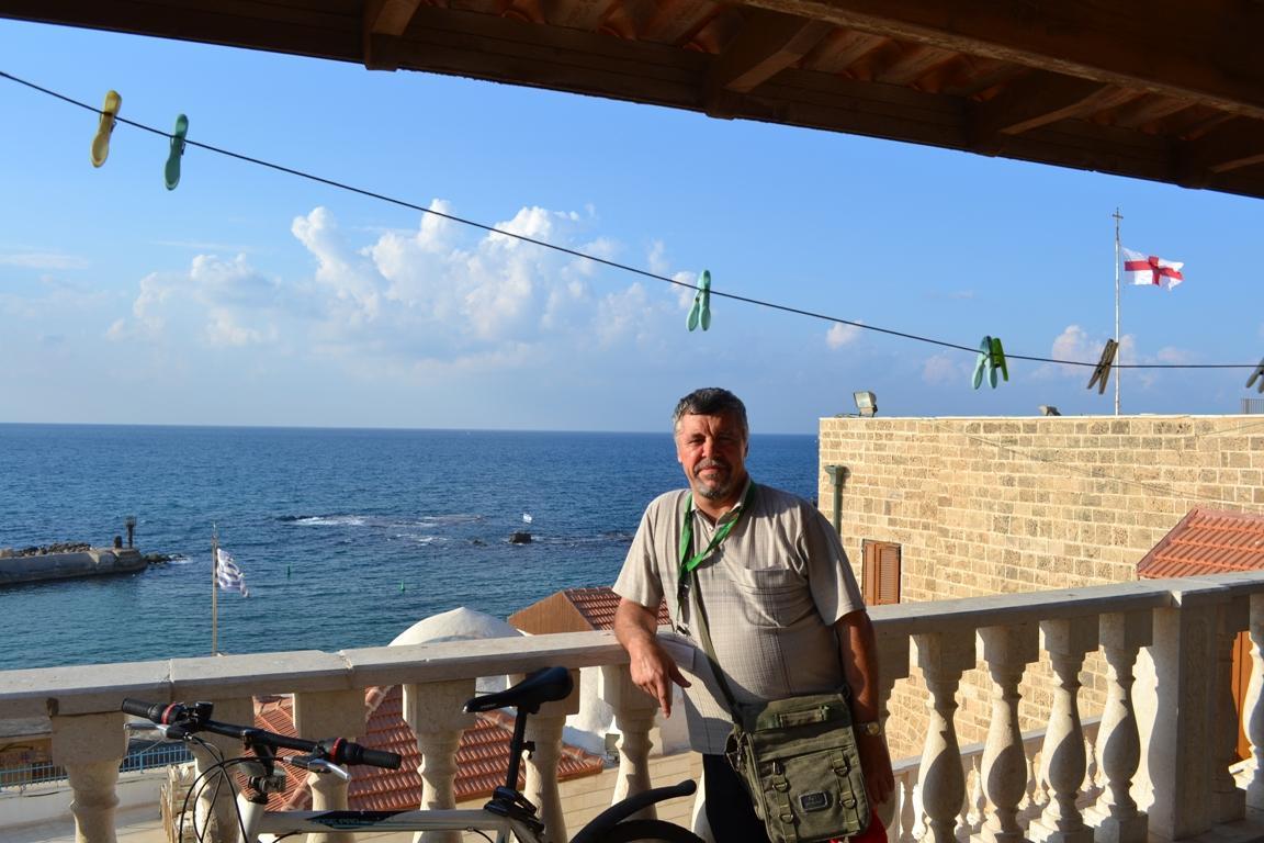 Jaffa, (Iope) Biserica Sf. Voievozi, pe locul casei lui Simon Tabacaru- spre marea Maditerană